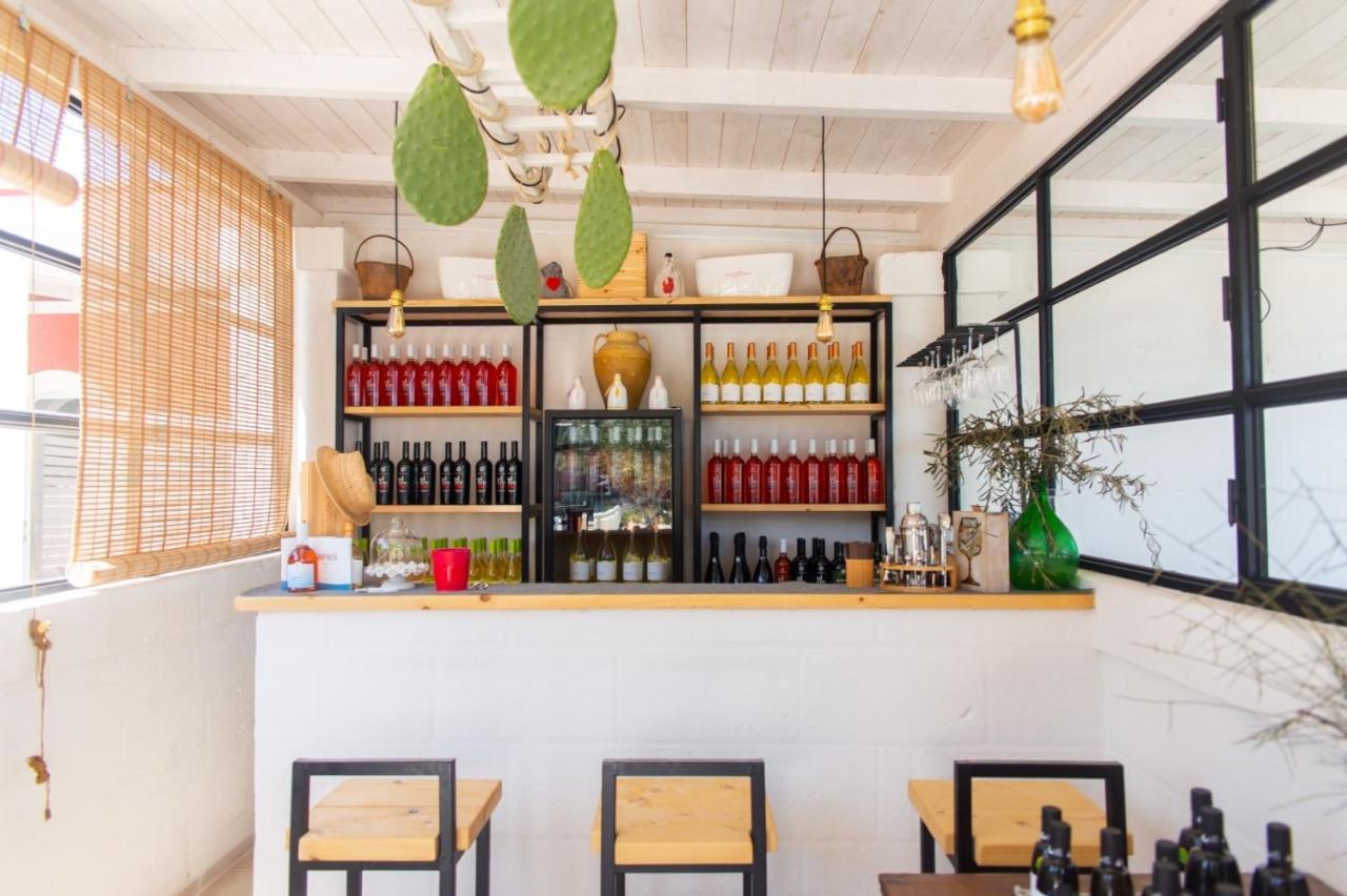 Couette-café Tenuta Amostuni-country House Ostuni