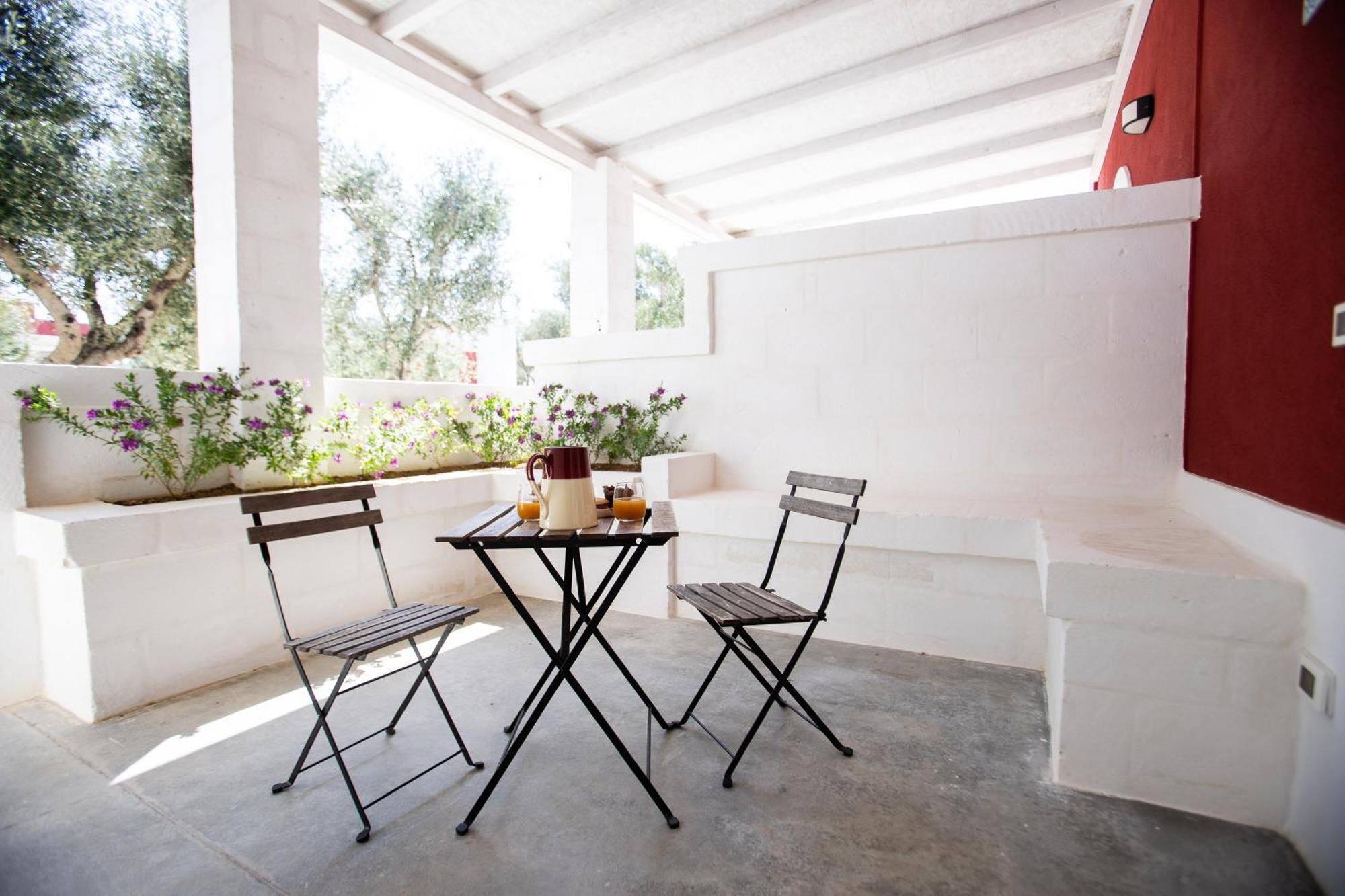 Couette-café Tenuta Amostuni-country House *
